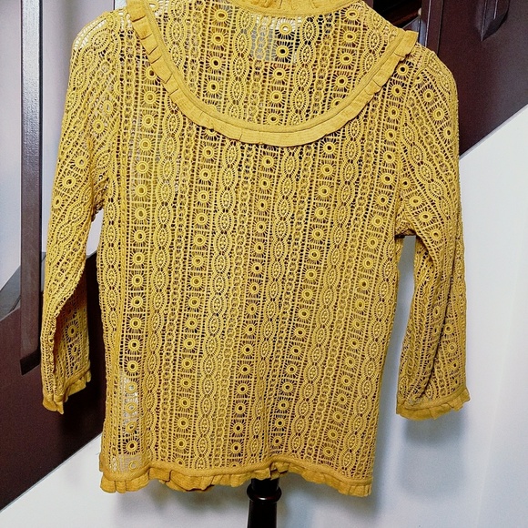 New. Imported Lace Blouse. - Picture 3 of 3